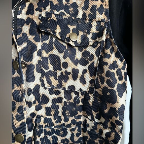 NWT Women’s 2 piece Leopard Animal Print Vest with Long Sleeve Tee - Small - Picture 5 of 8